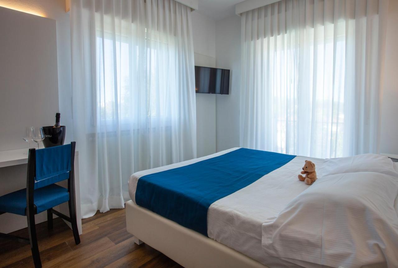 Hotel Tarabella فورتي دي مارمي المظهر الخارجي الصورة